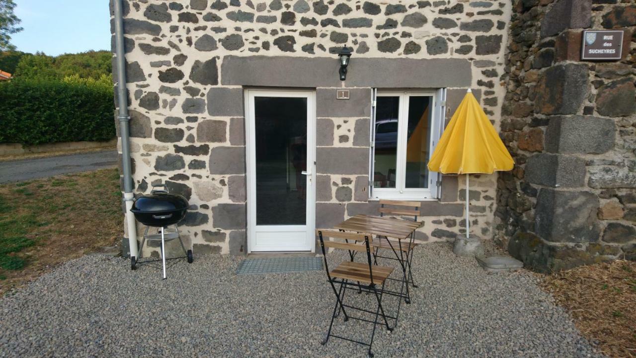 Sejour Au Coeur Des Volcans Saint-Ours  Exterior photo