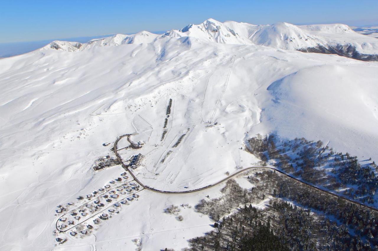 Sejour Au Coeur Des Volcans Saint-Ours  Exterior photo